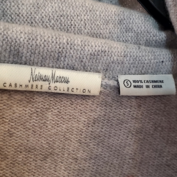 Neiman Marcus Cashmere Sweater - Picture 6 of 9
